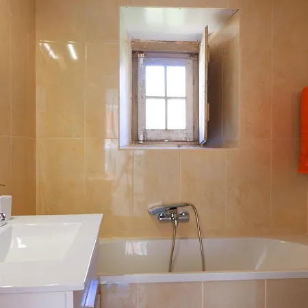 אכסניה Villahouse Carnide *