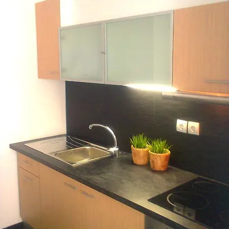 Villahouse Carnide بيت شباب *