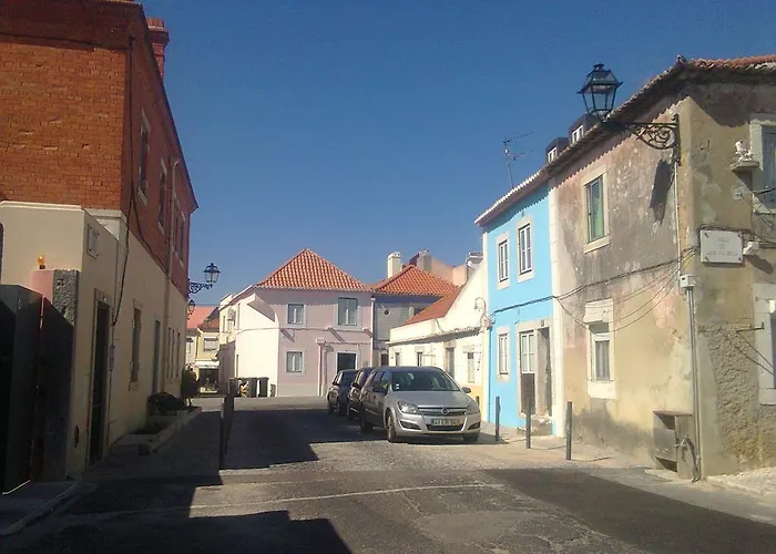 Villahouse Carnide אכסניה *