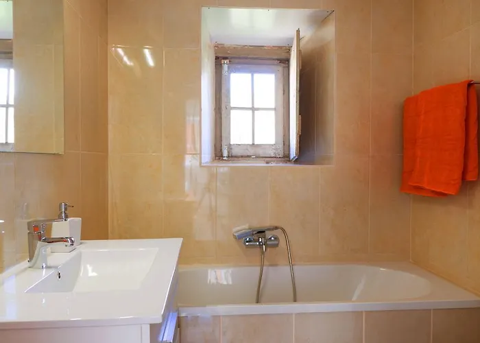 אכסניה Villahouse Carnide *
