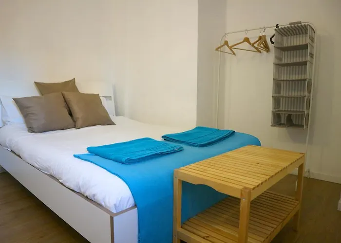 אכסניה Villahouse Carnide *