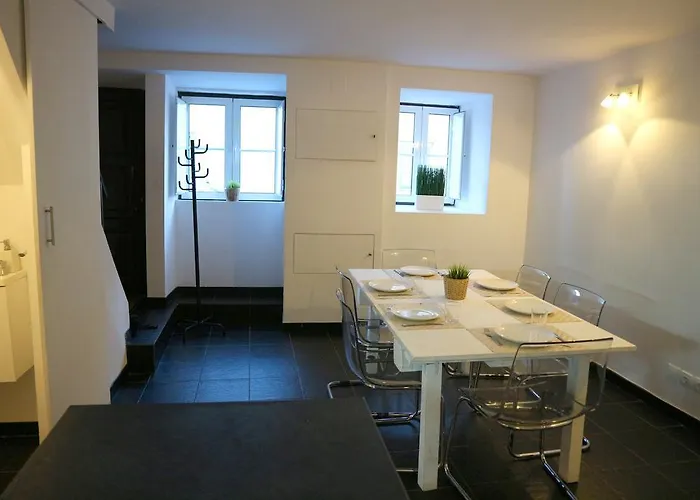 אכסניה Villahouse Carnide *